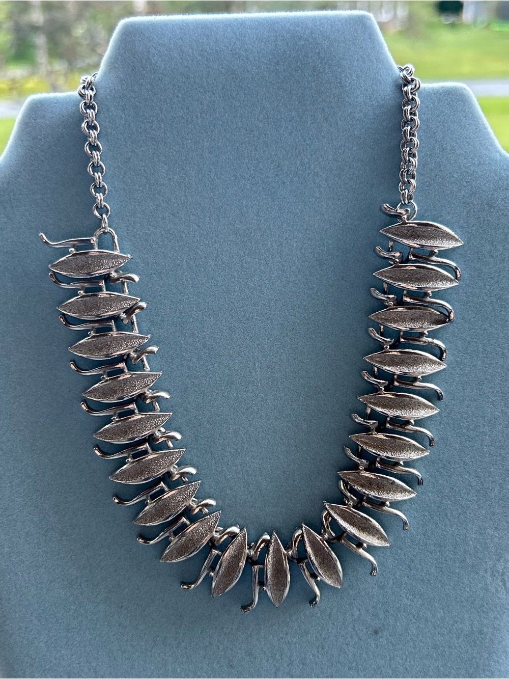 Statement Silver-Tone Leaf Link Necklace (Coro ?) not marked 17” chunky